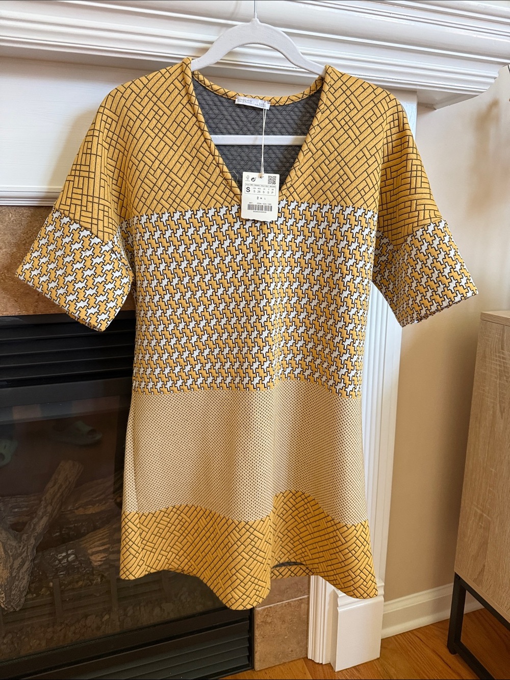 Zara Yellow Patterned Short-Sleeve Shift Dress